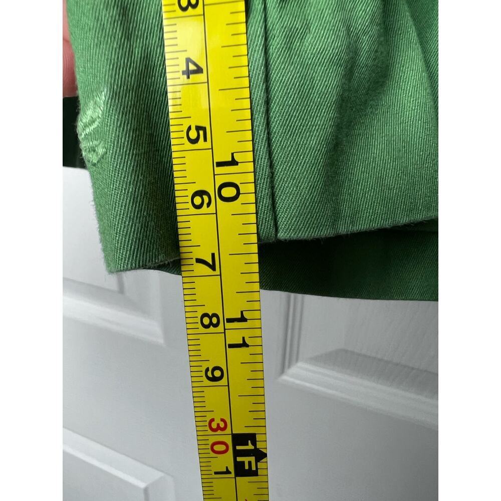 Talbots Petites Green Shorts Embroidered Dragonflies Size 6P Bermuda - Picture 3 of 5
